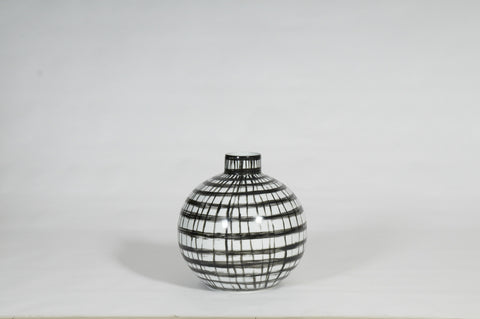 Handpainted Vase! HC16019